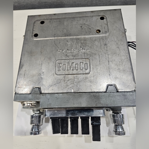 1964 1965 FORD MUSTANG FACTORY ORIGINAL AM RADIO FoMoCo - Picture 10 of 12